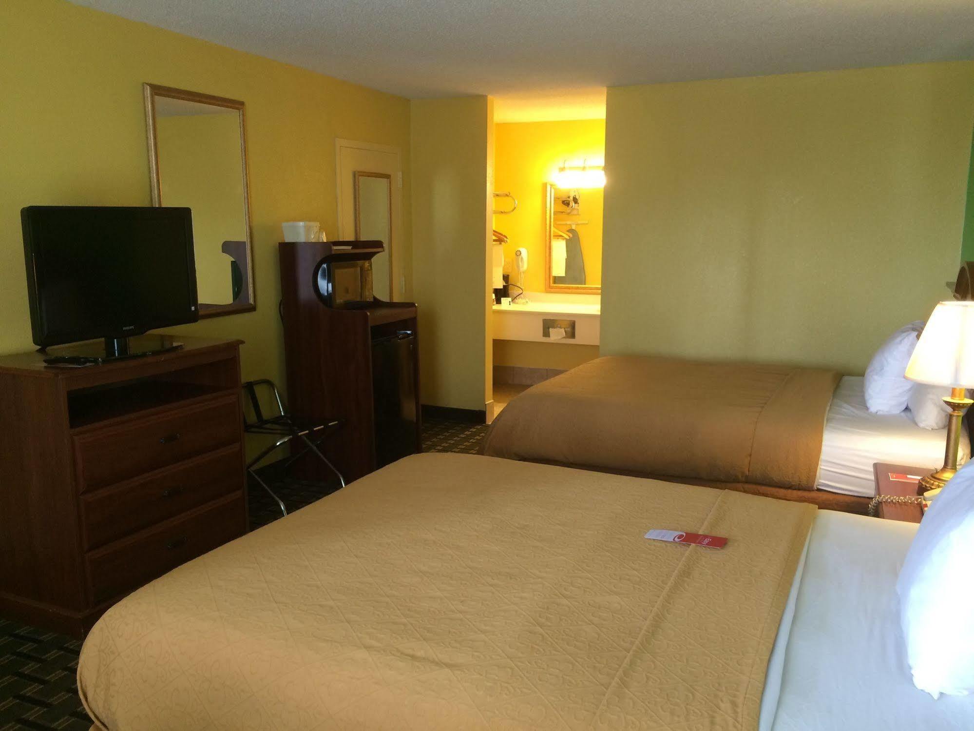 Econo Lodge Douglas Εξωτερικό φωτογραφία