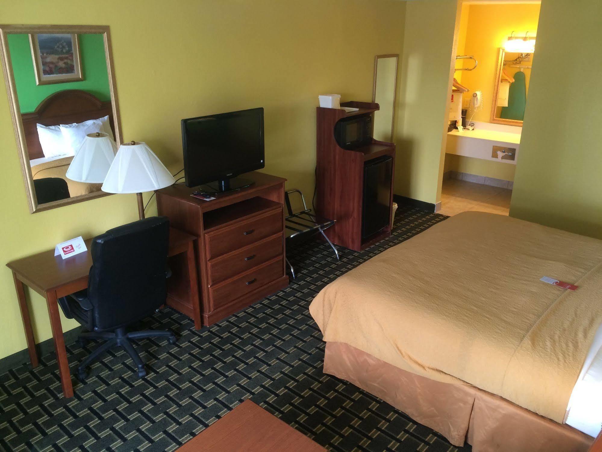 Econo Lodge Douglas Εξωτερικό φωτογραφία