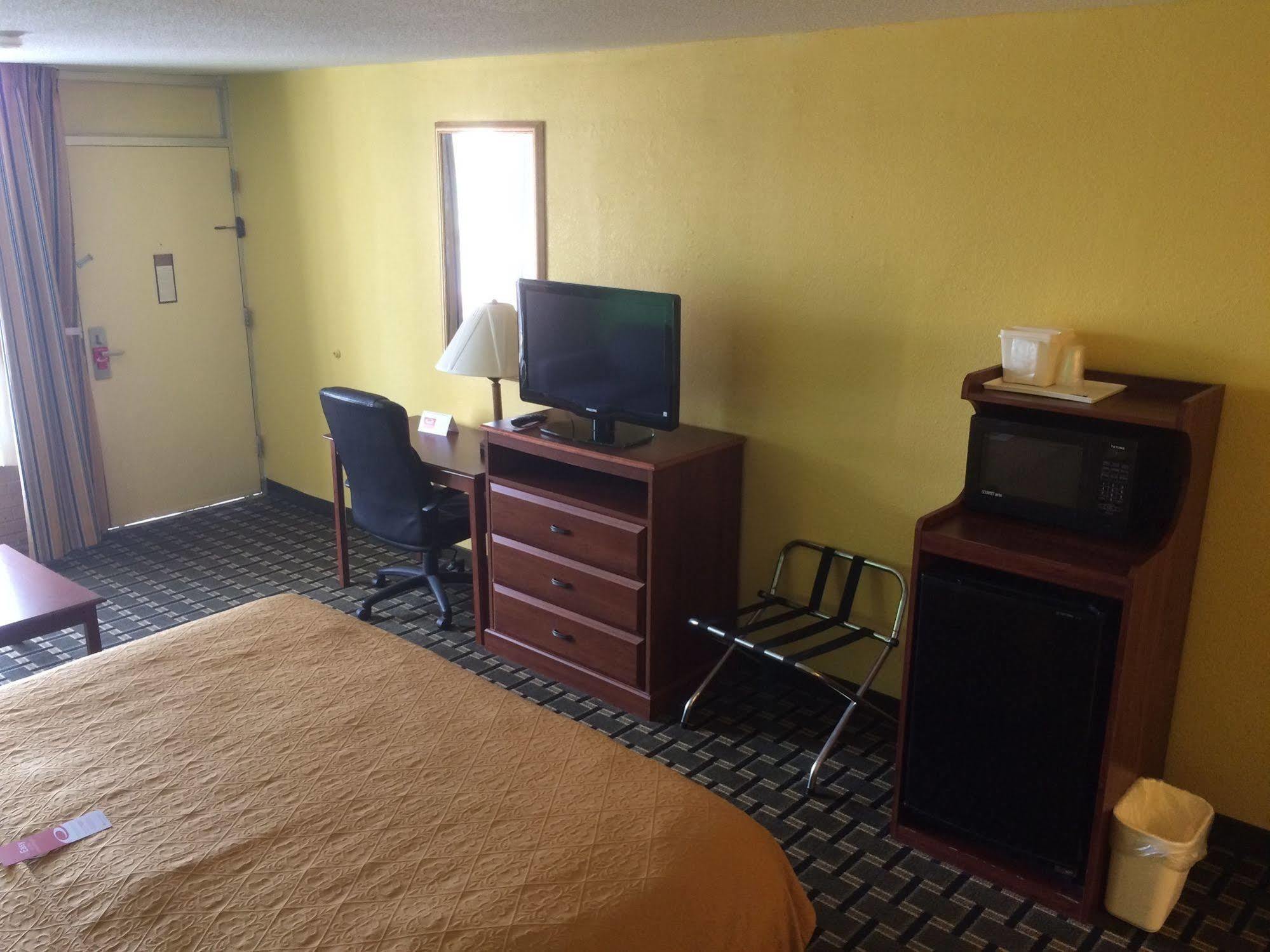 Econo Lodge Douglas Εξωτερικό φωτογραφία