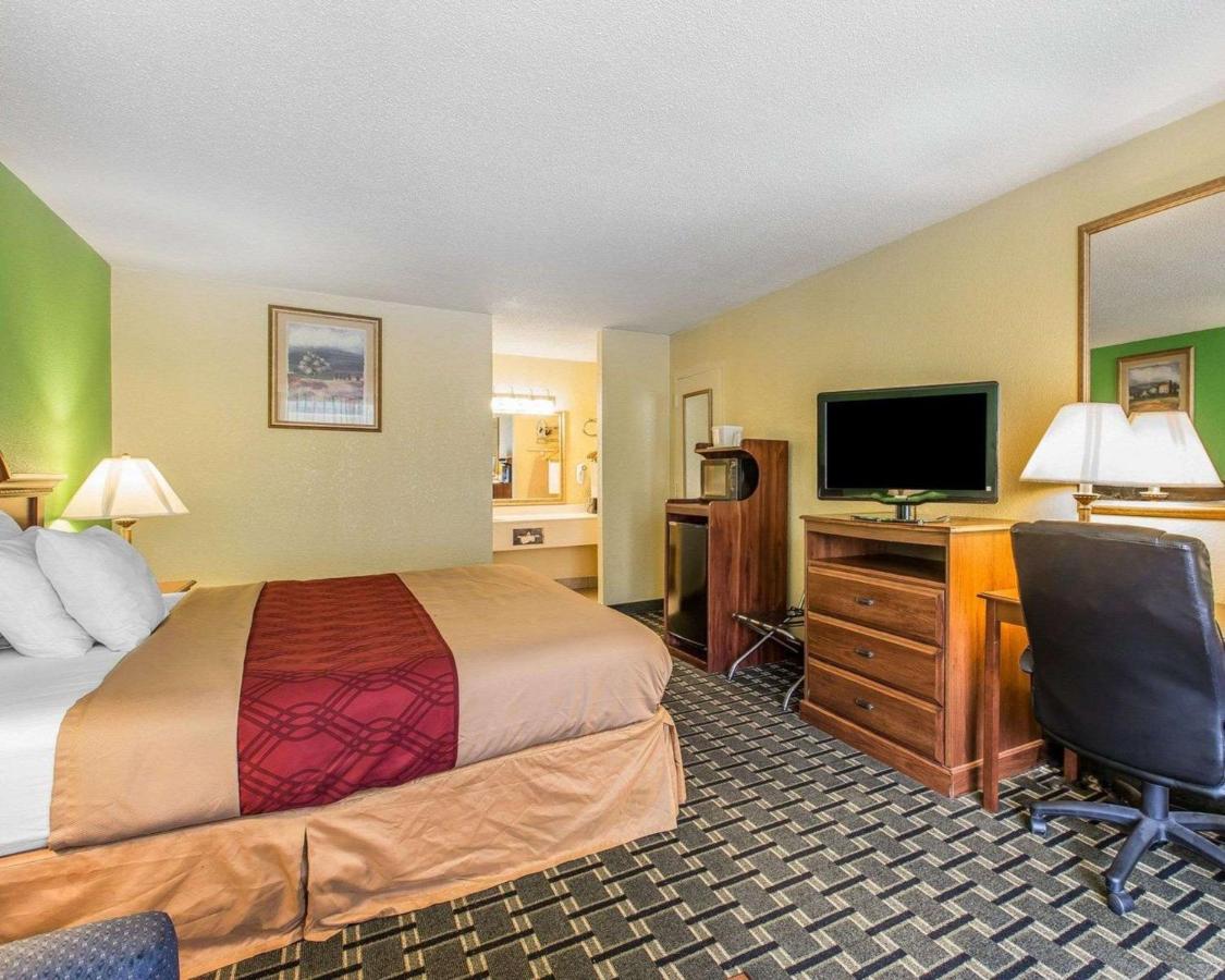 Econo Lodge Douglas Εξωτερικό φωτογραφία